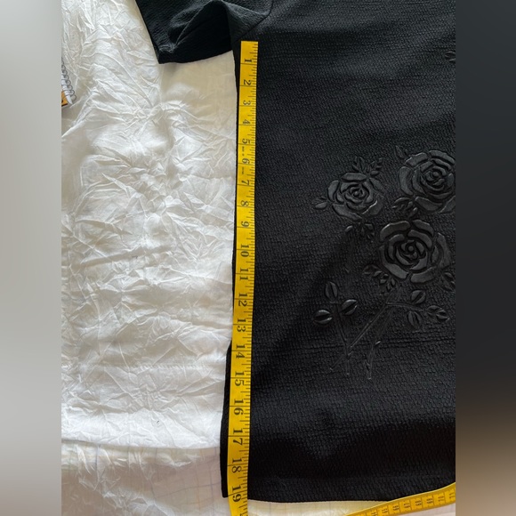 JPLA Woman’s Short Sleeve Black Blouse - Picture 8 of 9